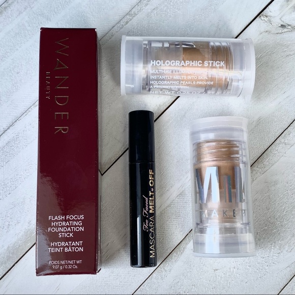 NIB Bundle of Makeup Basics: The Natural Glow - Picture 4 of 5